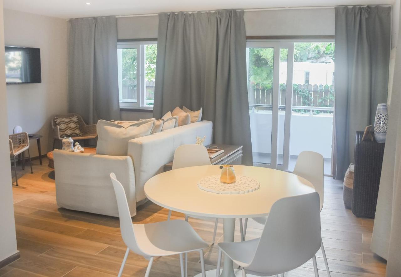 Tradewinds Apartments ซิมป์สันเบย์ ภายนอก รูปภาพ