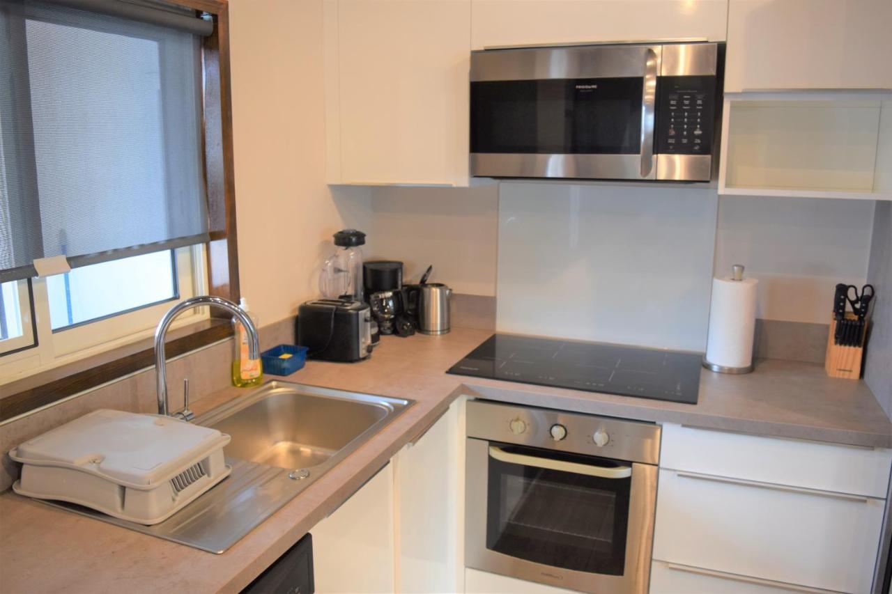 Tradewinds Apartments ซิมป์สันเบย์ ภายนอก รูปภาพ