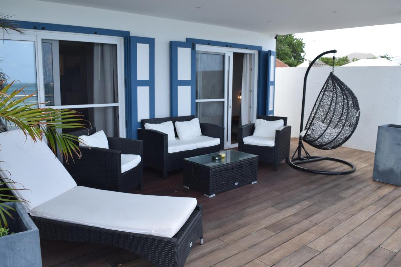 Tradewinds Apartments ซิมป์สันเบย์ ภายนอก รูปภาพ