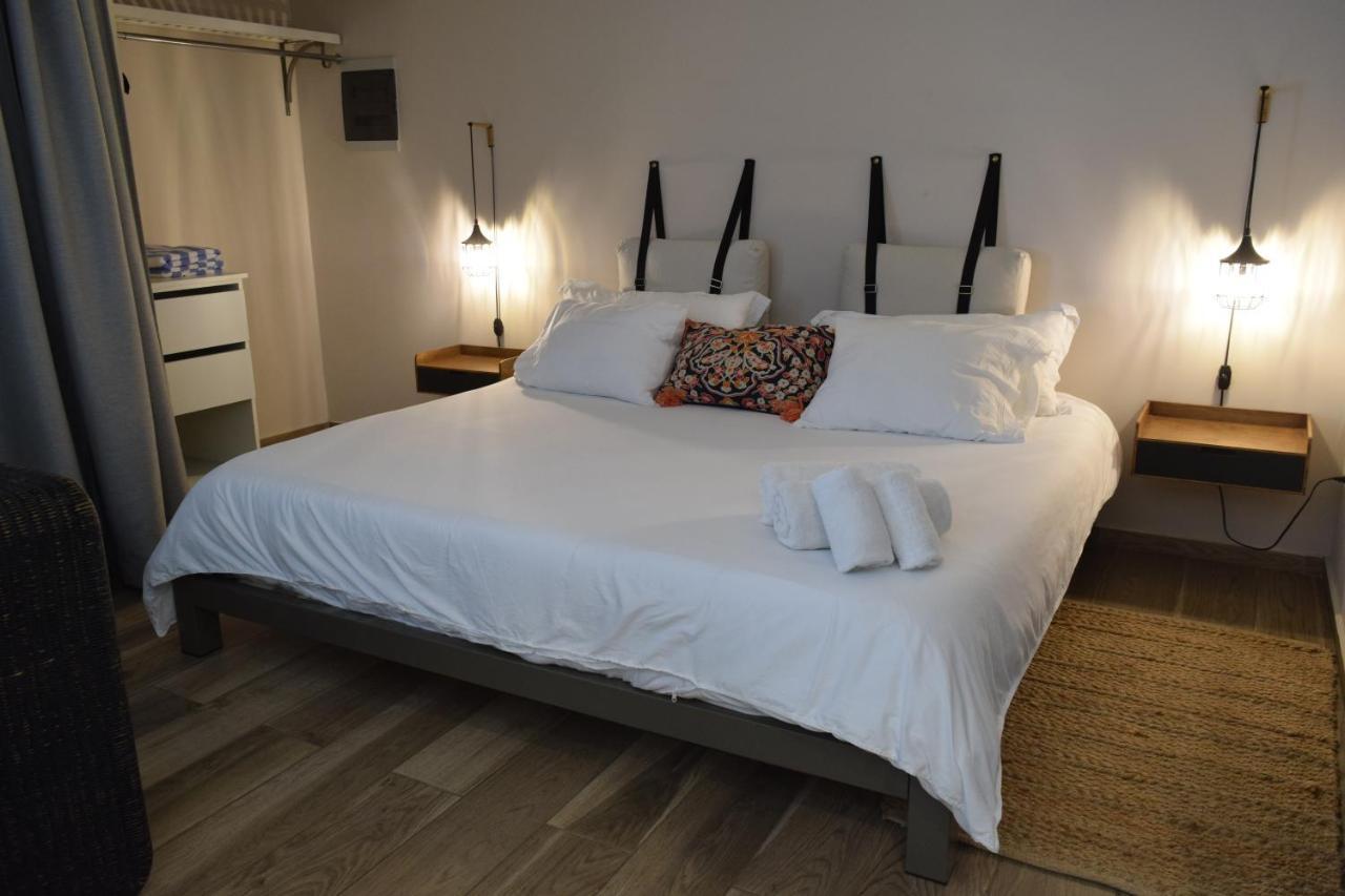 Tradewinds Apartments ซิมป์สันเบย์ ภายนอก รูปภาพ