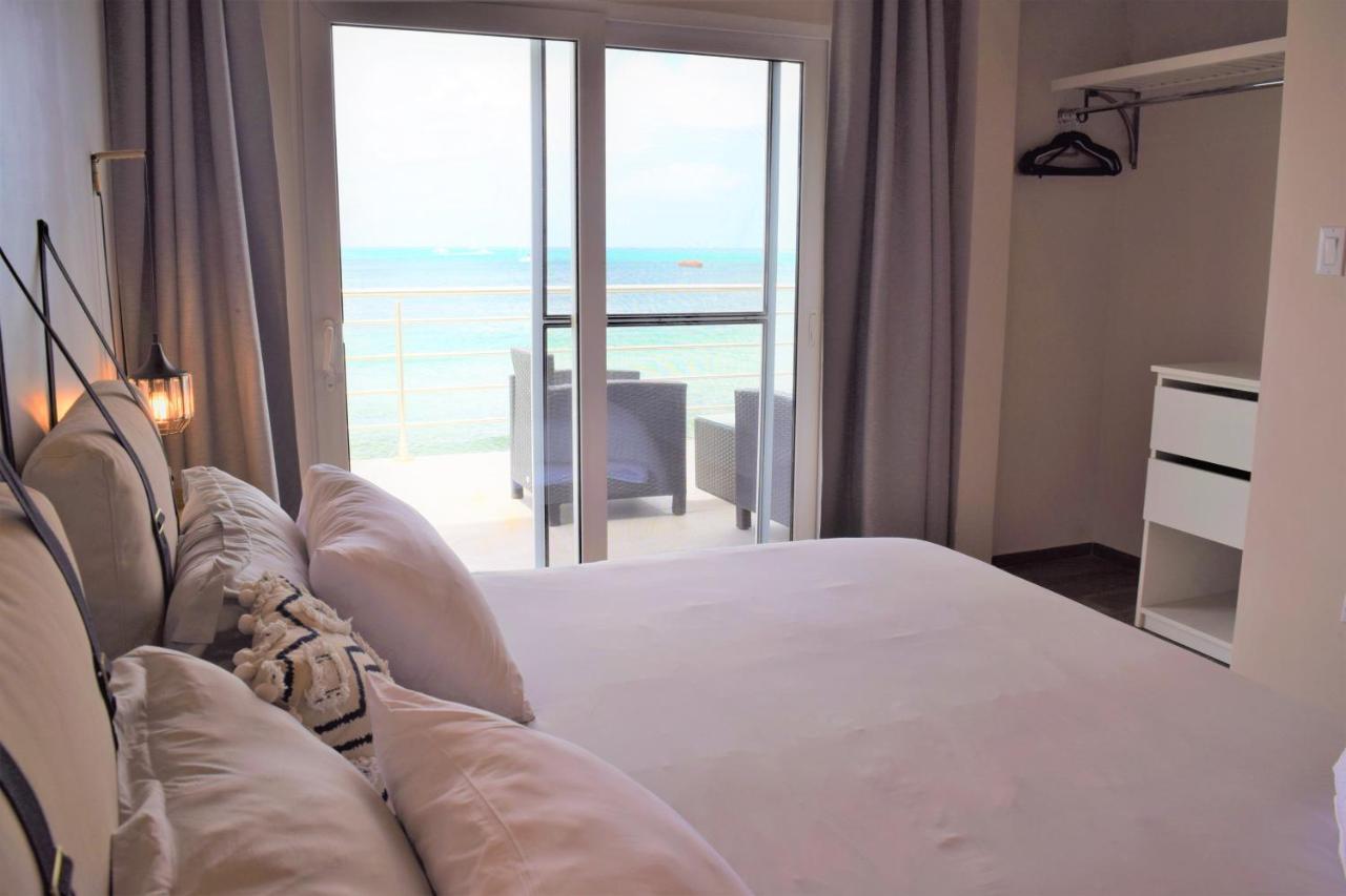 Tradewinds Apartments ซิมป์สันเบย์ ภายนอก รูปภาพ