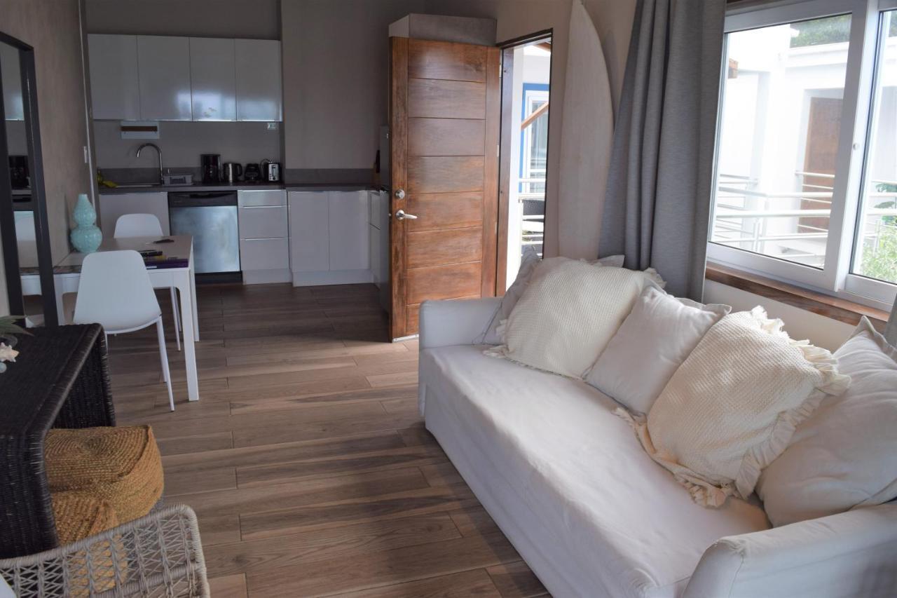 Tradewinds Apartments ซิมป์สันเบย์ ภายนอก รูปภาพ