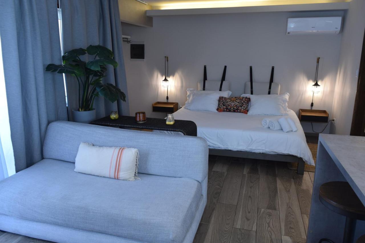 Tradewinds Apartments ซิมป์สันเบย์ ภายนอก รูปภาพ