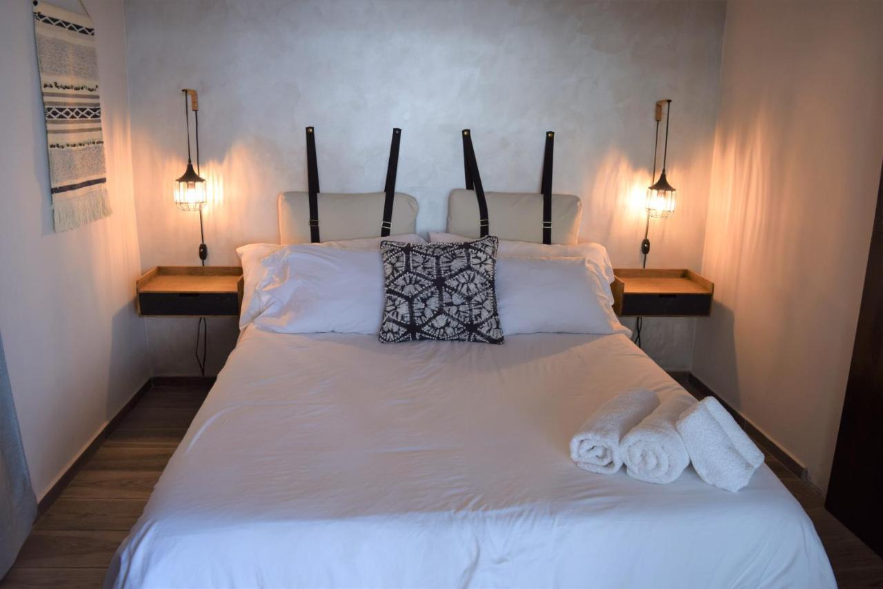 Tradewinds Apartments ซิมป์สันเบย์ ภายนอก รูปภาพ