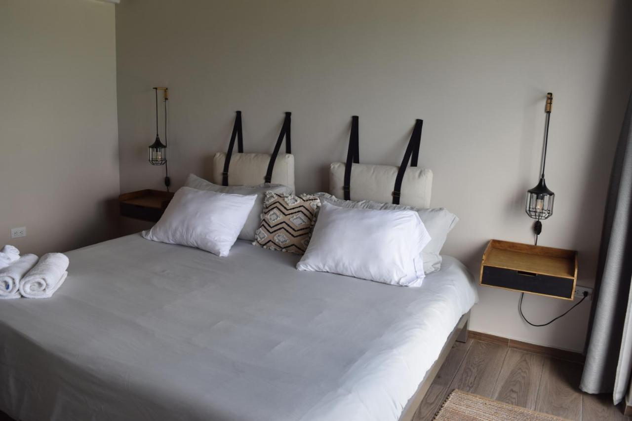 Tradewinds Apartments ซิมป์สันเบย์ ภายนอก รูปภาพ