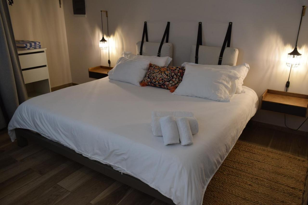 Tradewinds Apartments ซิมป์สันเบย์ ภายนอก รูปภาพ