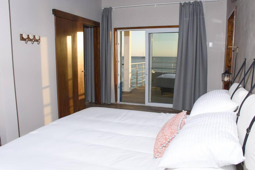 Tradewinds Apartments ซิมป์สันเบย์ ภายนอก รูปภาพ