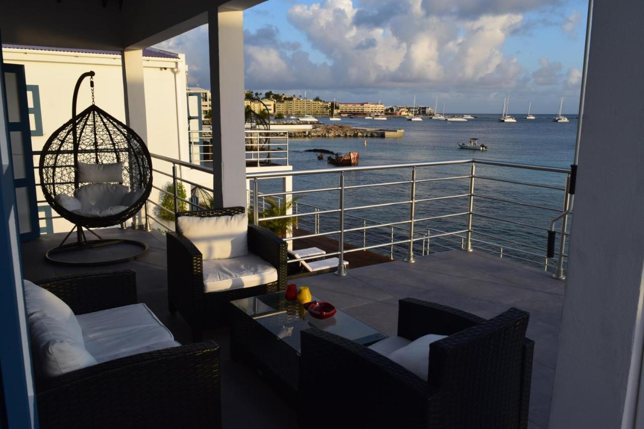 Tradewinds Apartments ซิมป์สันเบย์ ภายนอก รูปภาพ